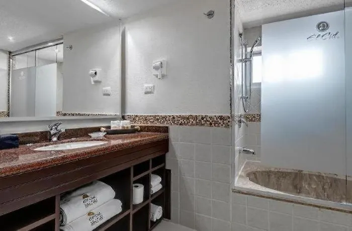 Hotel El Cid La Ceiba – 4*